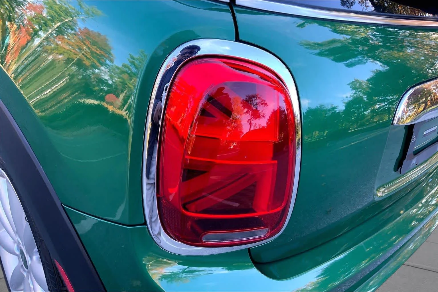 Used 2020 British Racing Green IV Metallic MINI Cooper S image 27