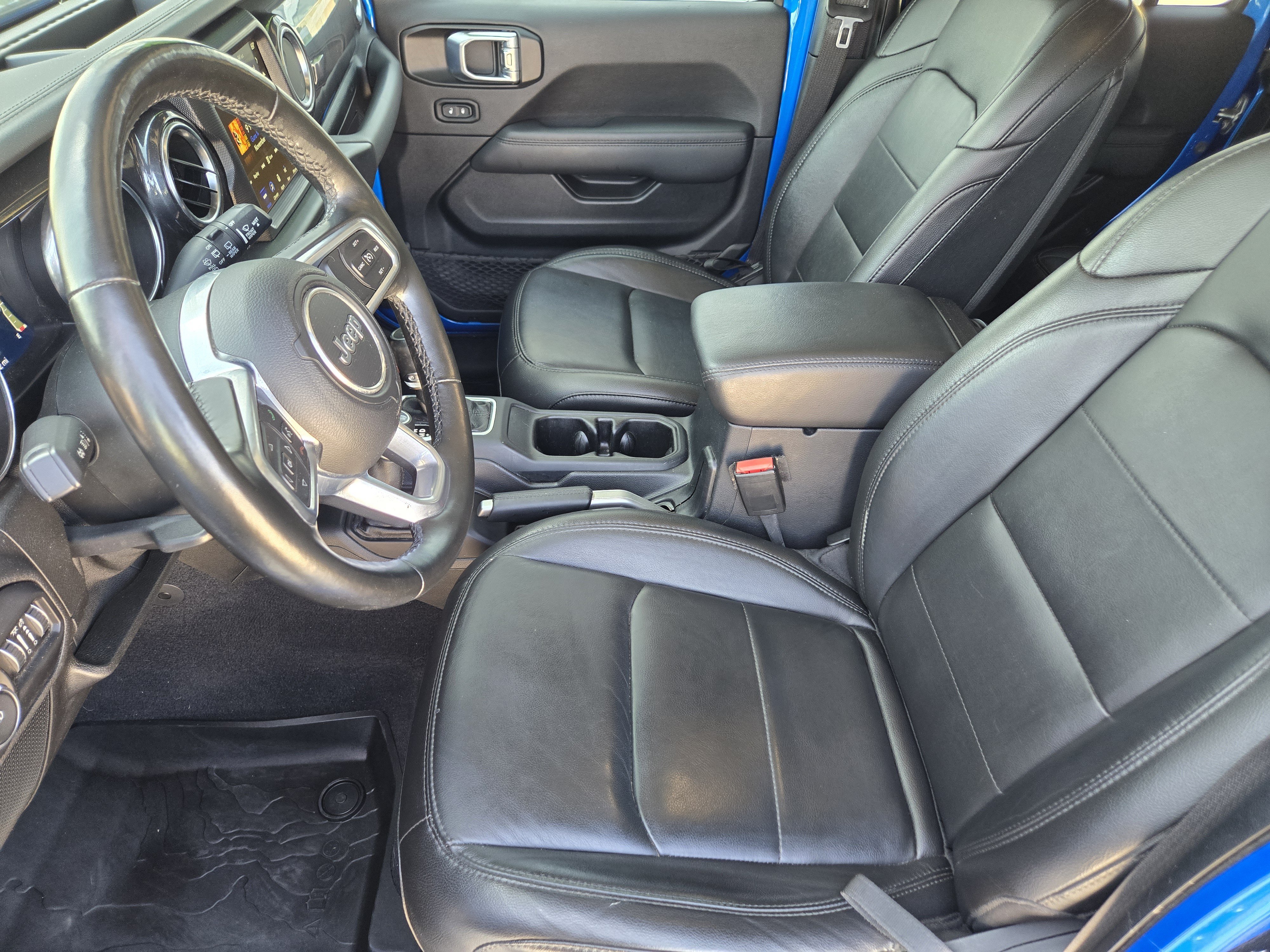 Used 2021 Hydro Blue Pearlcoat Jeep Unlimited Sahara Altitude image 14