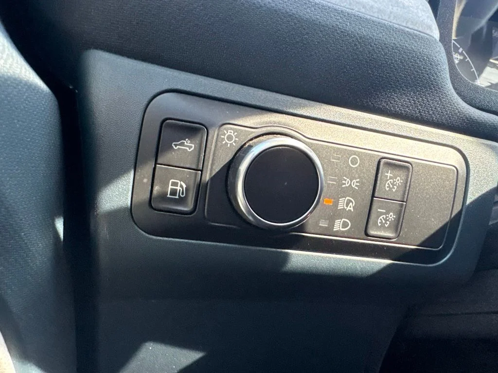 Used 2022 Blue Ford XLT image 25