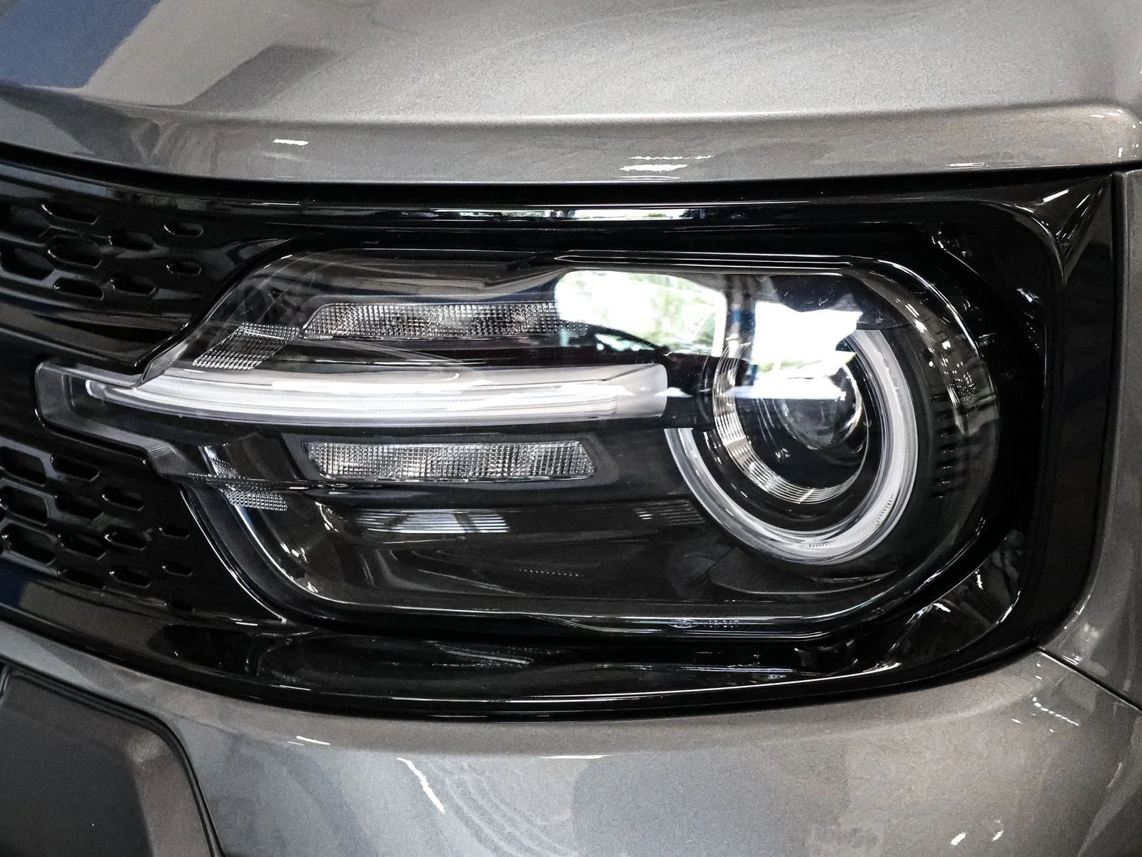 New 2026 Carbonized Gray Metallic Ford Outer Banks® image 14