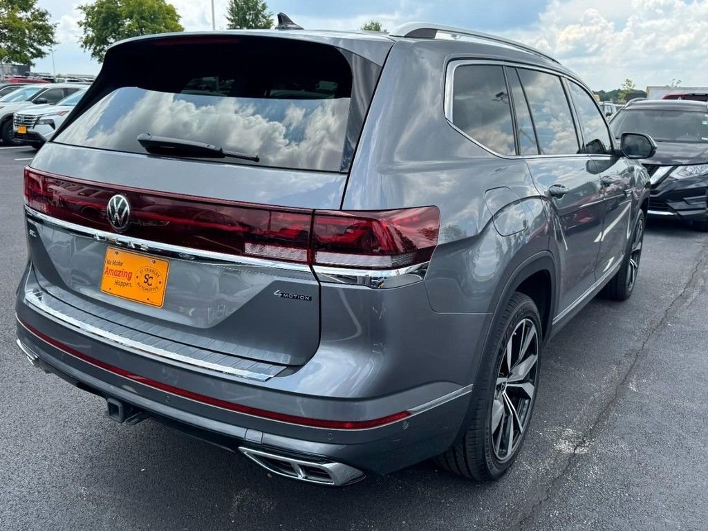 Used 2024 Gray Volkswagen 2.0T SEL Premium R-Line image 3