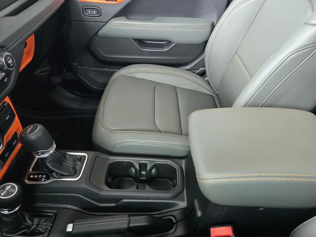 Used 2025 Black Clearcoat Jeep Mojave X image 17