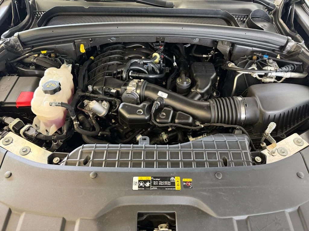 Used 2025 Gray Jeep Summit image 14