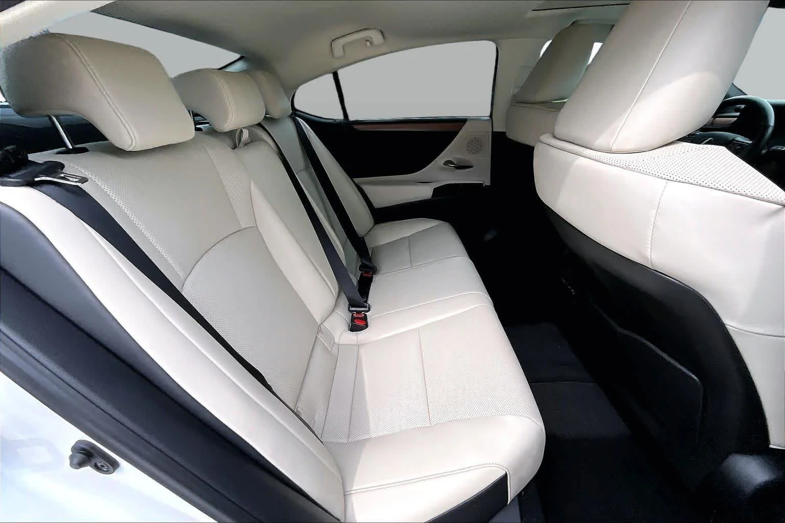 Used 2025 Eminent White Pearl Lexus  image 20