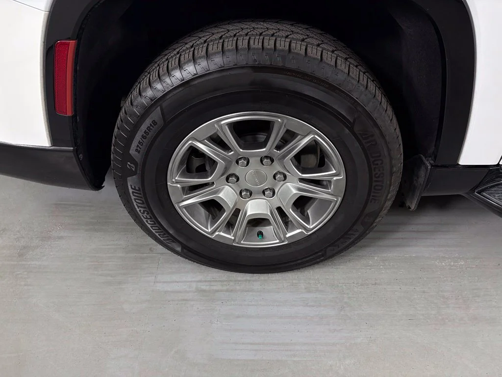 Used 2023 White Jeep Base image 12