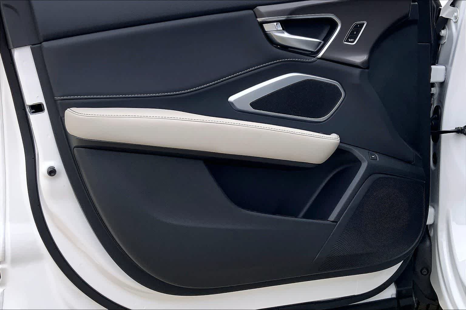 New 2026 Platinum White Pearl Acura  image 16