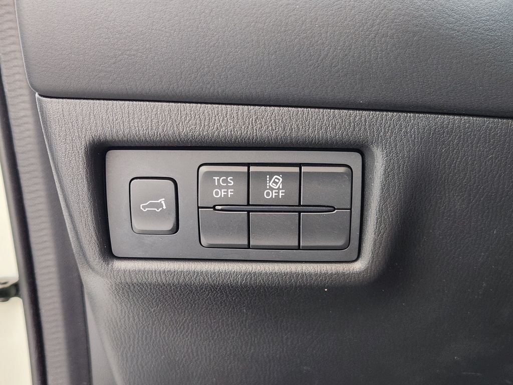 Used 2019 Snowflake White Pearl Mazda Touring image 21