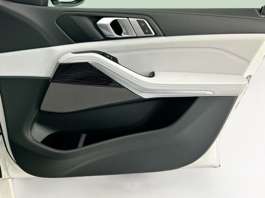 New 2026 Alpine White BMW xDrive50e image 24