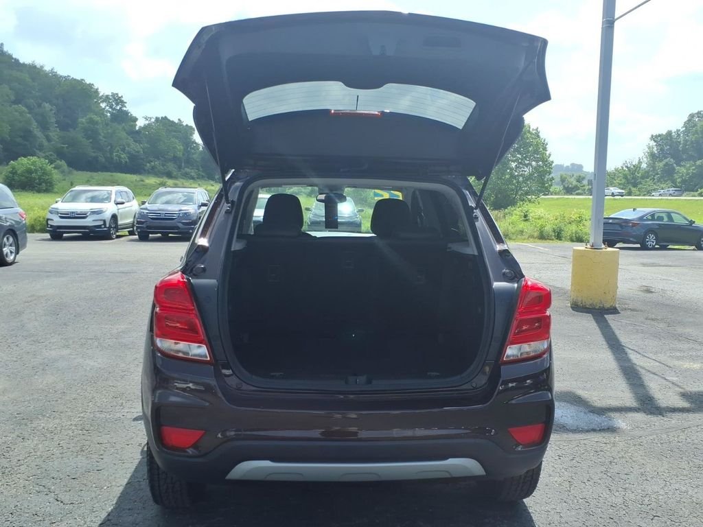 Used 2022 Red Chevrolet LT image 9