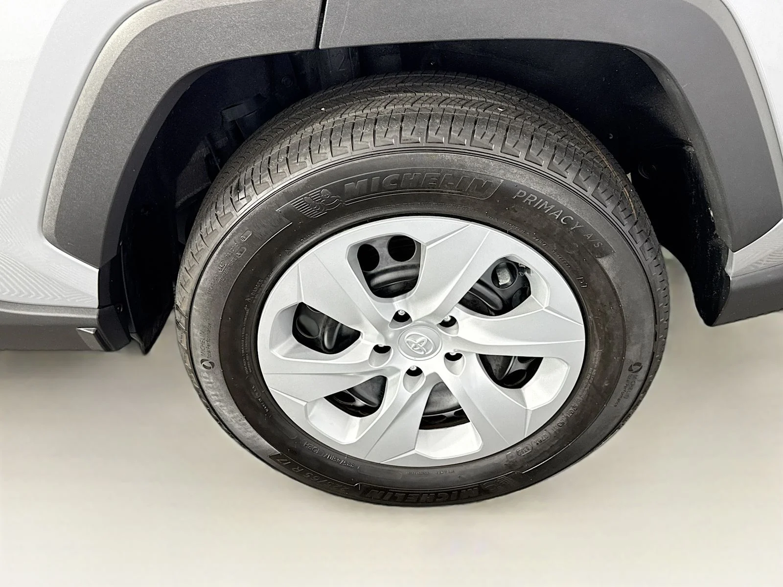 Certified Used 2025 Silver Toyota LE image 21