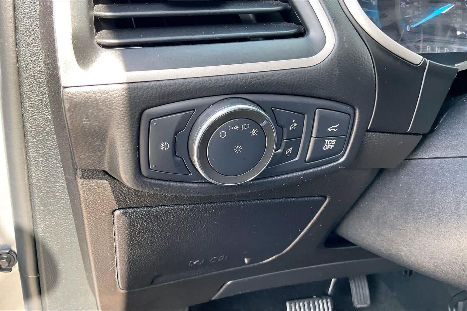 Used 2021 Iconic Silver Ford SEL image 14