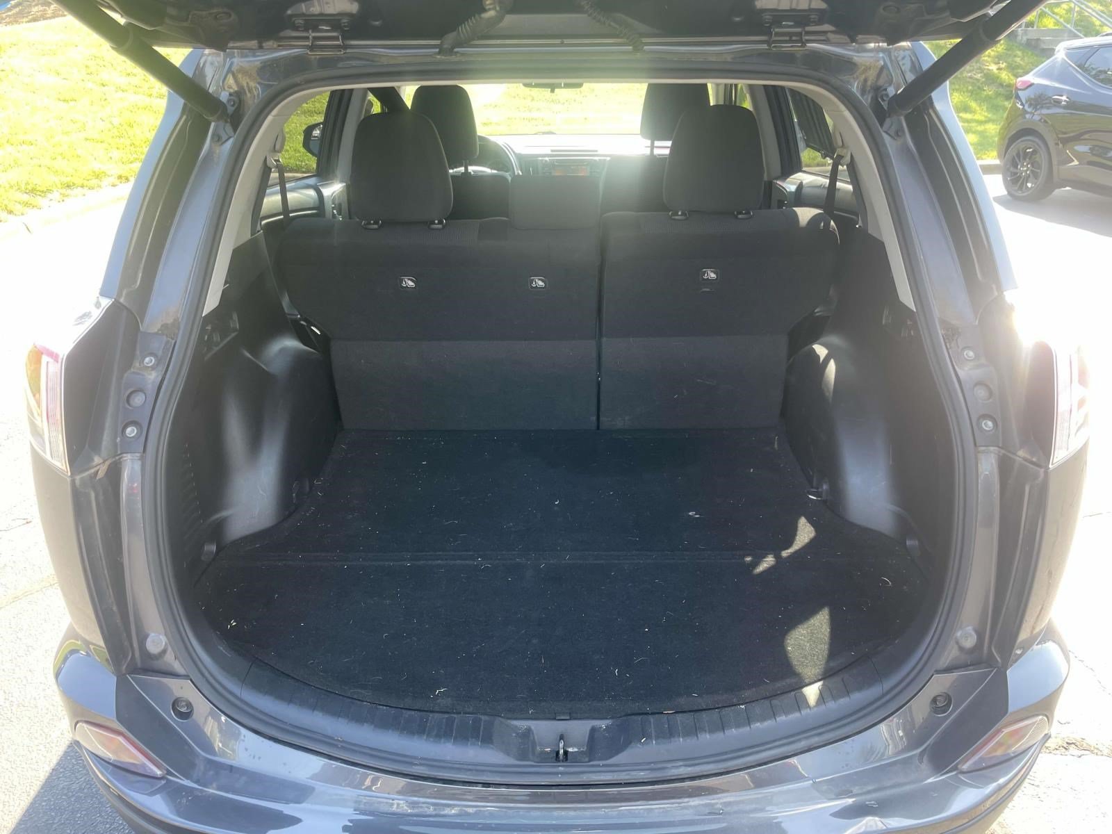 Used 2017 Gray Toyota XLE image 8