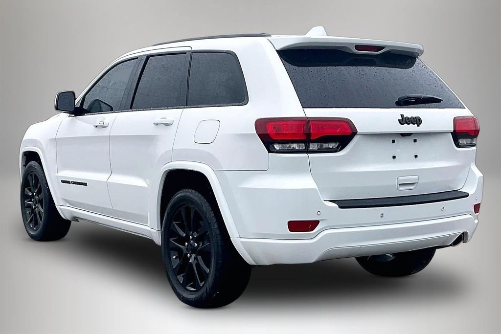 Used 2019 Bright White Clearcoat Jeep Altitude image 4