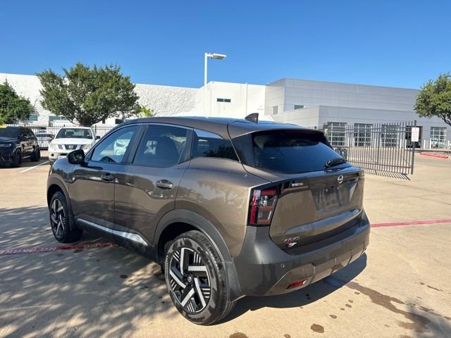 Used 2025 Brown Nissan SV image 7