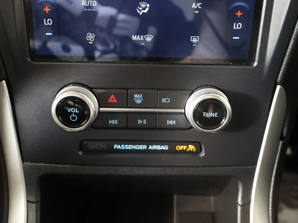 Used 2022 Silver Ford SE image 42