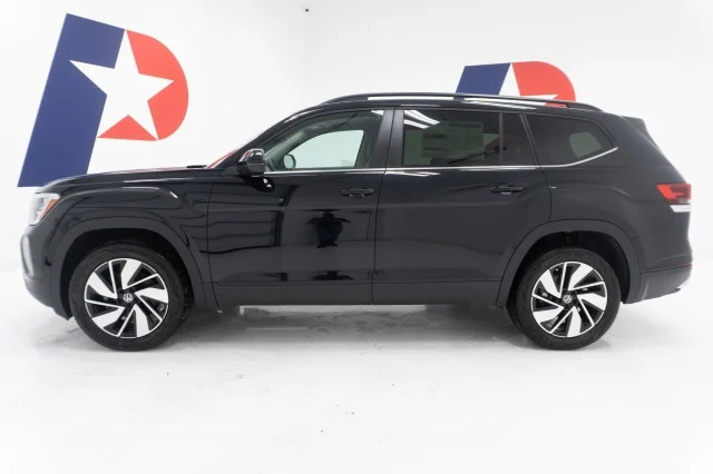 New 2026 Deep Black Pearl Volkswagen 2.0T SE w/Technology image 11