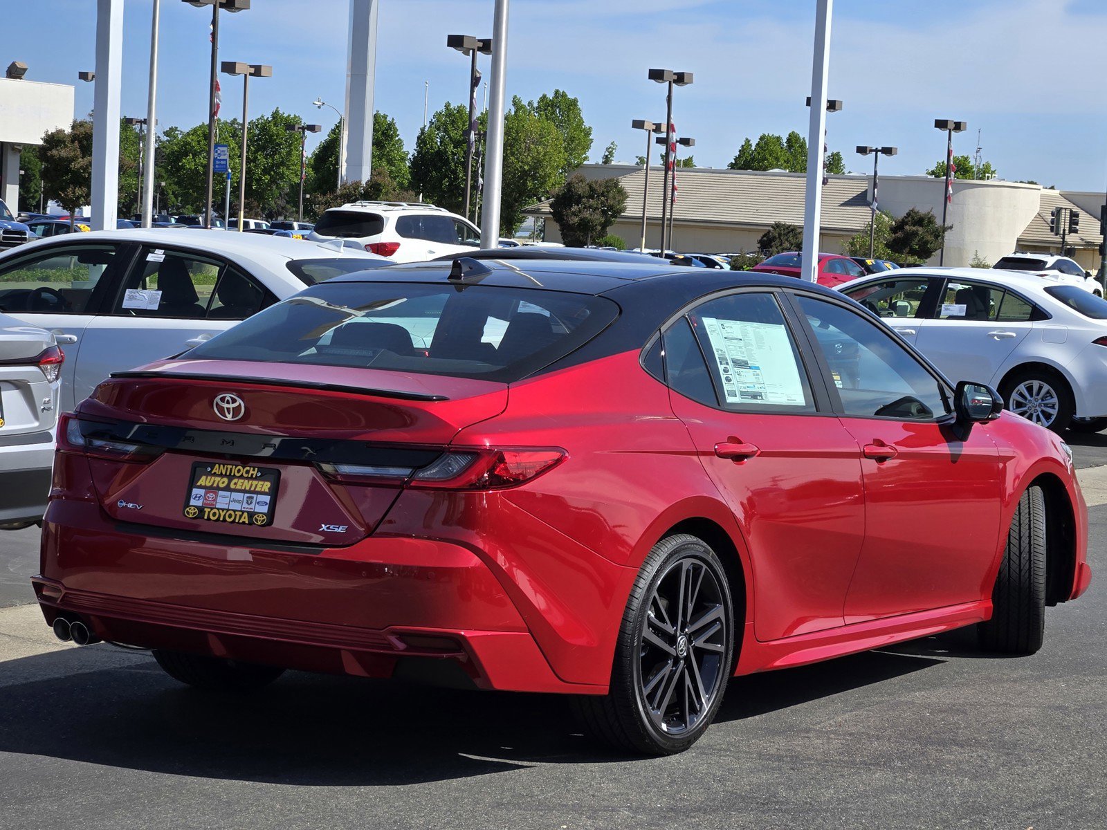 New 2026 Supersonic Red with Midnight Black Metallic roof <sup>1</sup> Toyota  XSE image 3