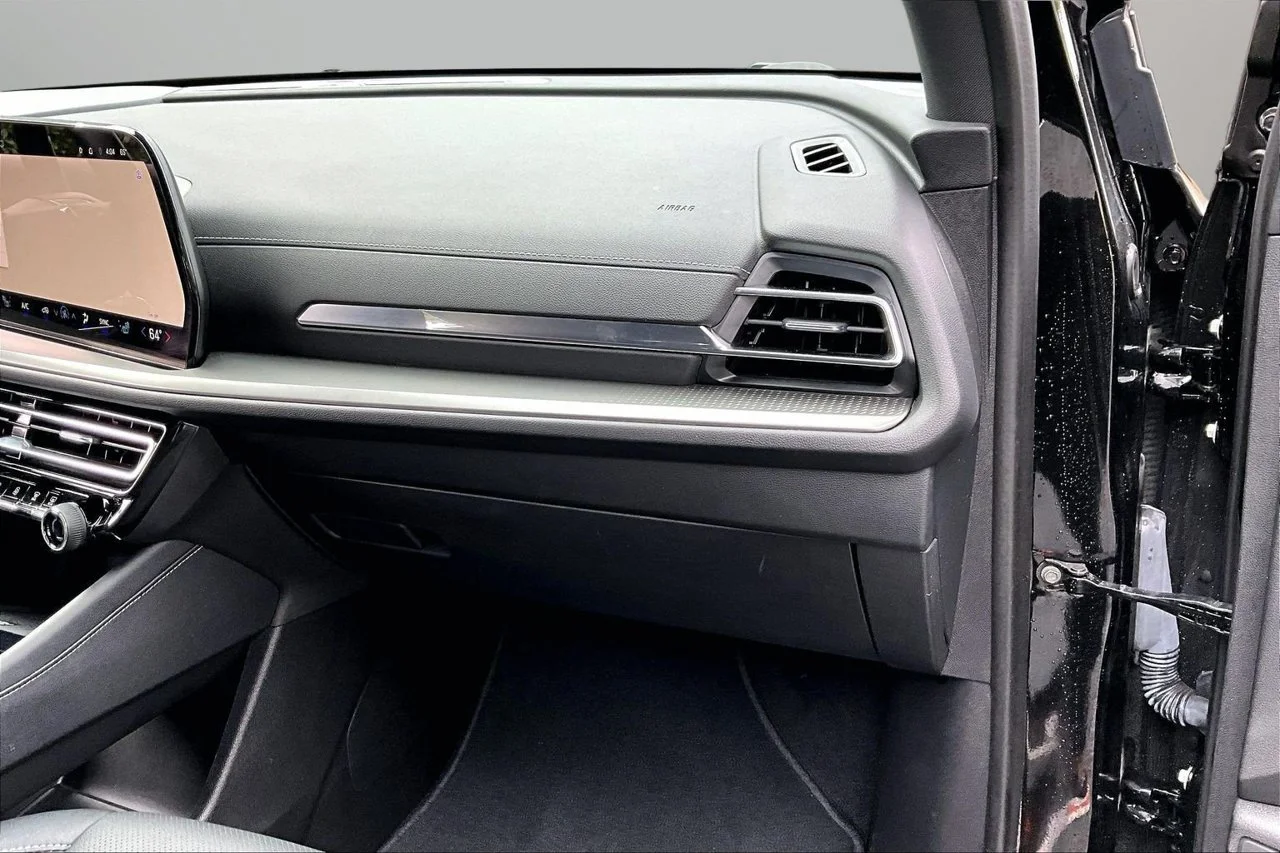 Used 2025 Black Chevrolet LT image 19