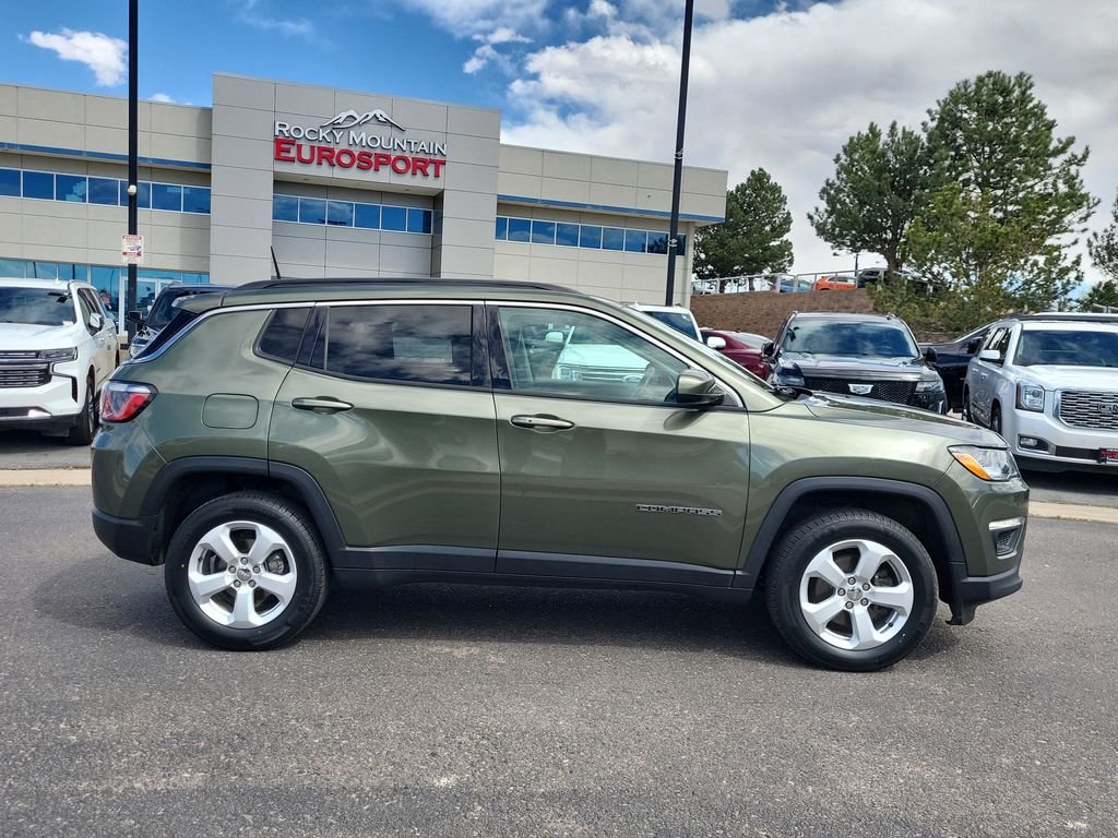 Used 2018 Green Jeep Latitude image 2