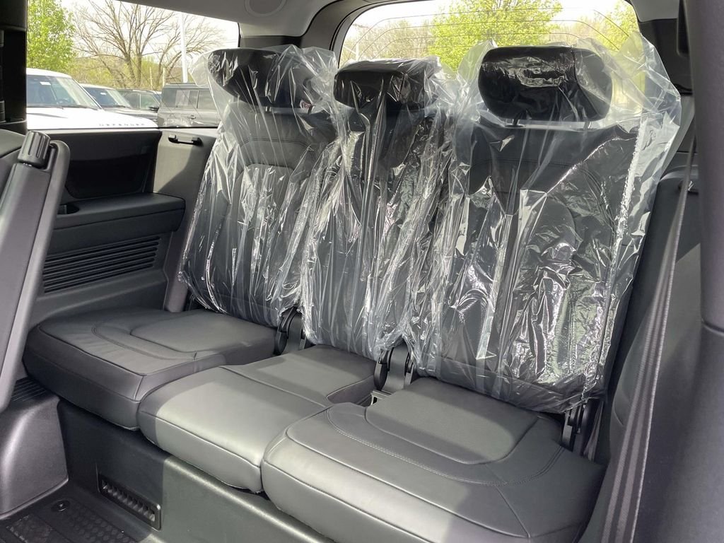 New 2026 Borasco Grey Land Rover X-Dynamic SE image 17