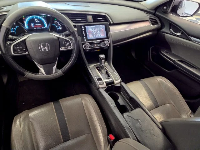 Used 2017  Honda Touring image 15