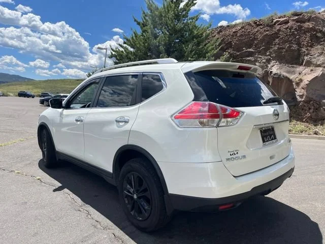 Used 2016 Pearl White Nissan SV image 10