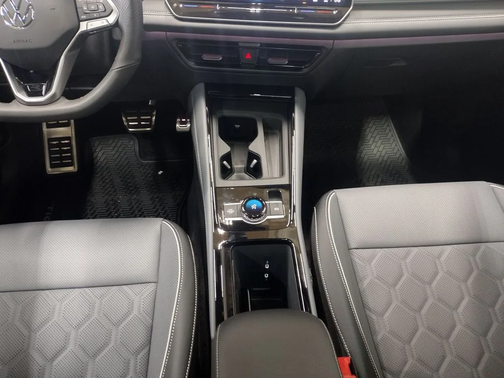 New 2026 White Volkswagen 2.0T SEL R-Line Turbo image 42