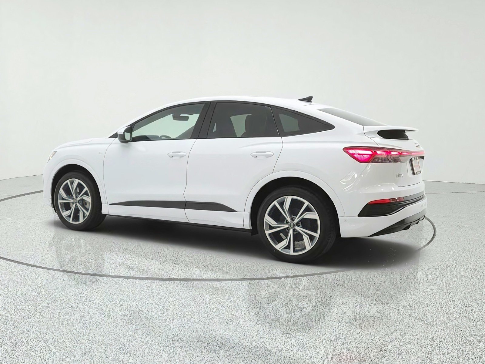 Used 2024 Glacier White Metallic Audi Premium Plus 55 quattro image 7