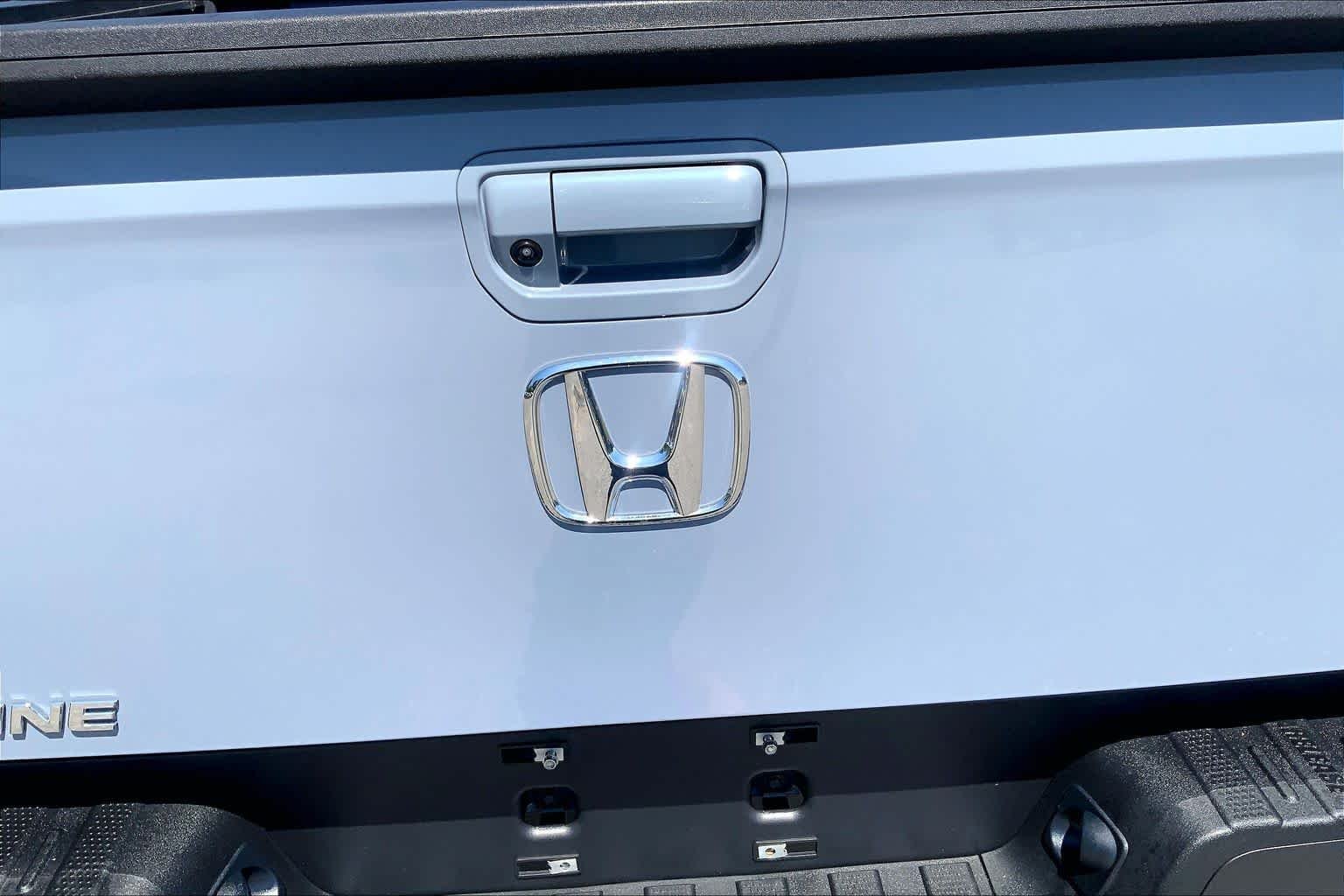 Certified Used 2023 Sonic Gray Pearl Honda RTL image 10