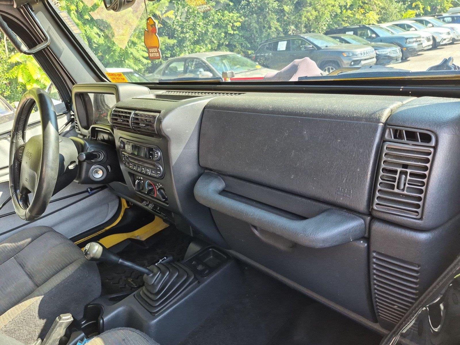 Used 2003  Jeep Sport image 31