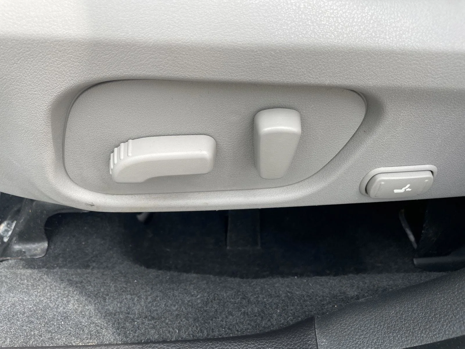 Used 2015 Satin White Pearl Subaru 2.5i Premium image 6