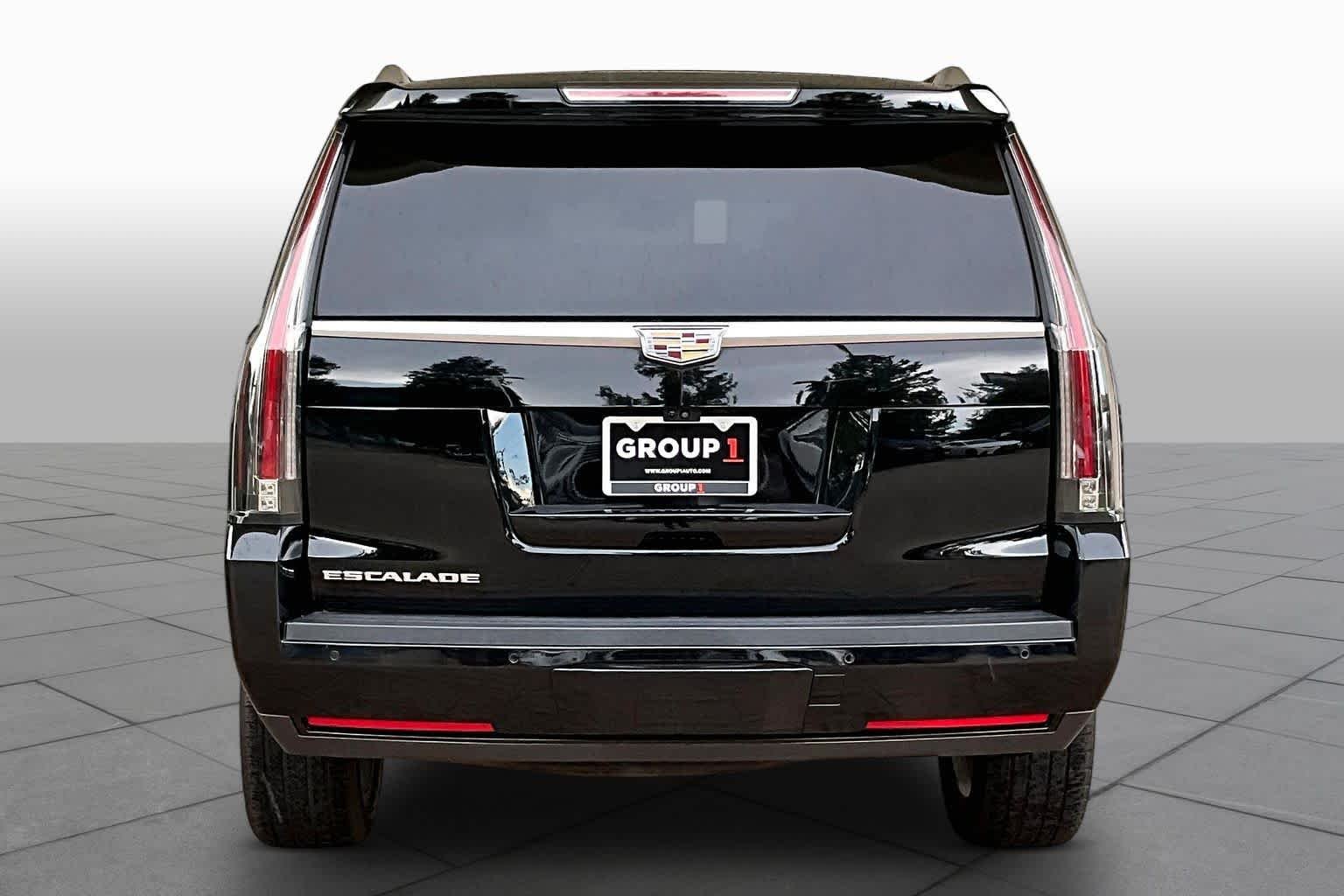 Pre-Owned 2017 Cadillac Escalade Luxury