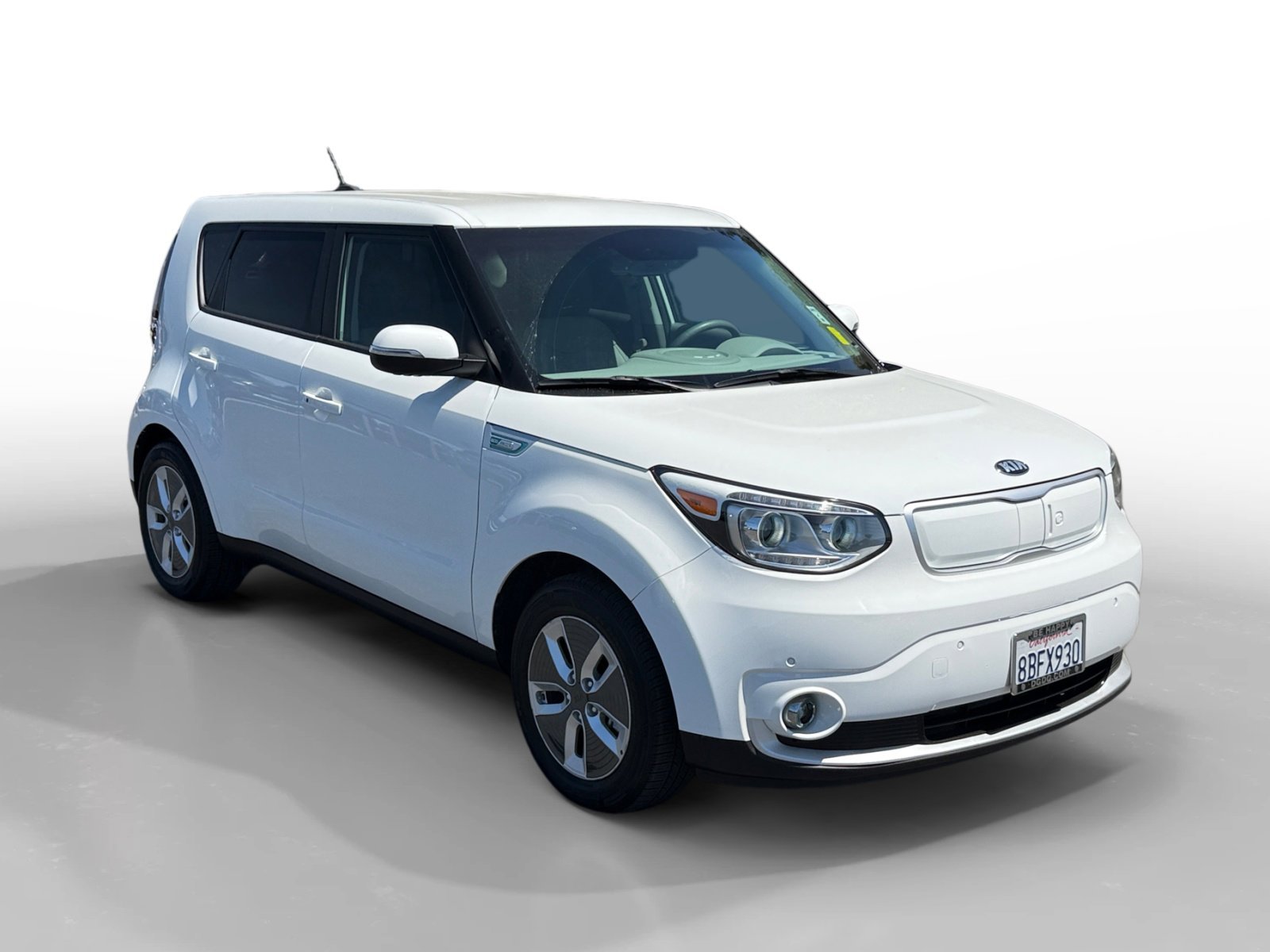 Used 2017 Clear White Kia Plus image 7