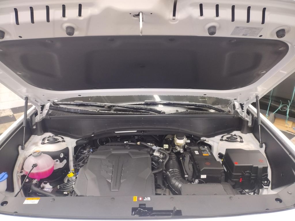Used 2026 White Hyundai SEL Convenience image 7