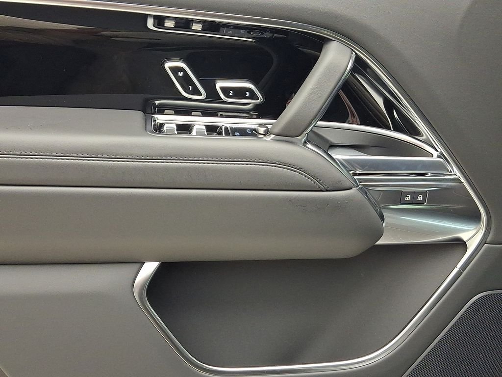 New 2026 Carpathian Grey Land Rover SE image 10