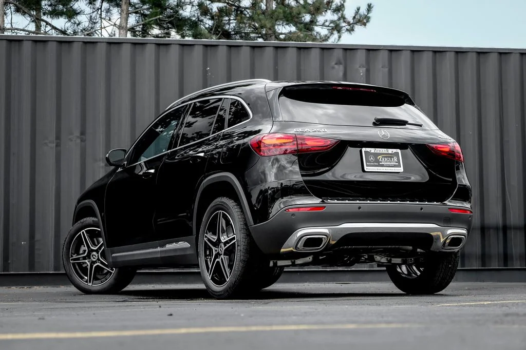New 2026 Night Black Mercedes-Benz GLA 250 image 2