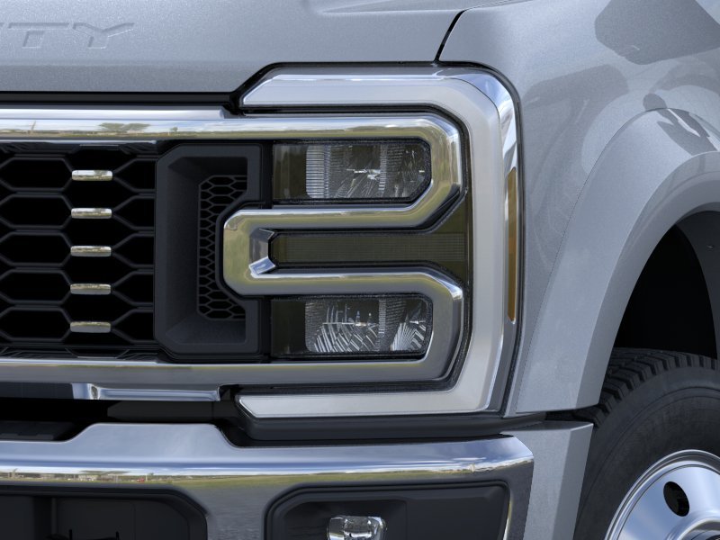 New 2026 Glacier Gray Metallic Tri-Coat Ford F-450® Lariat® image 18