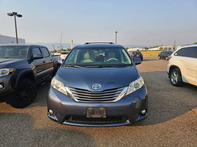 Used 2014 Shoreline Mist Toyota XLE image 2