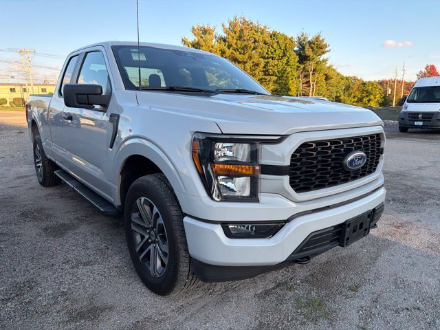 Used 2023 White Ford XL image 1