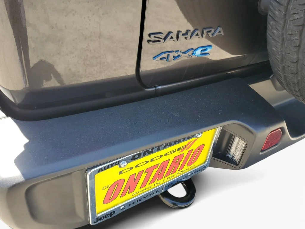 Used 2025 Gray Jeep Sahara 4xe image 31