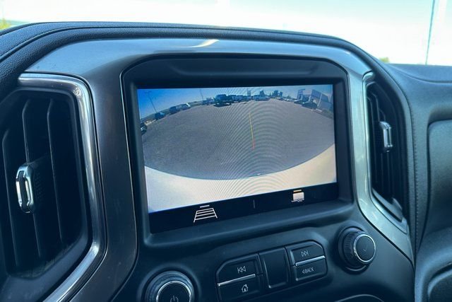 Used 2022 White Chevrolet LT image 25