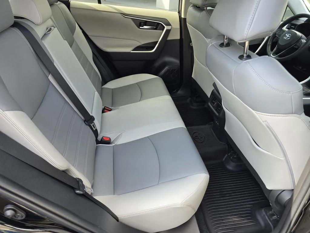 Used 2022 Midnight Black Metallic Toyota XLE Premium image 20