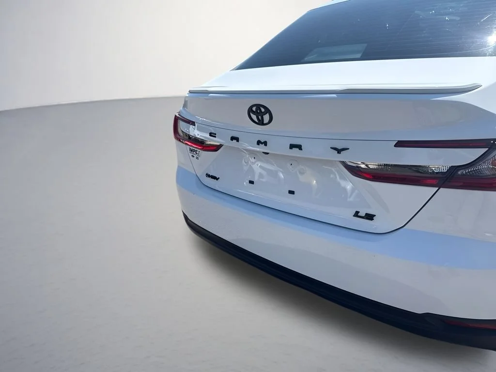 Used 2025 White Toyota LE image 33