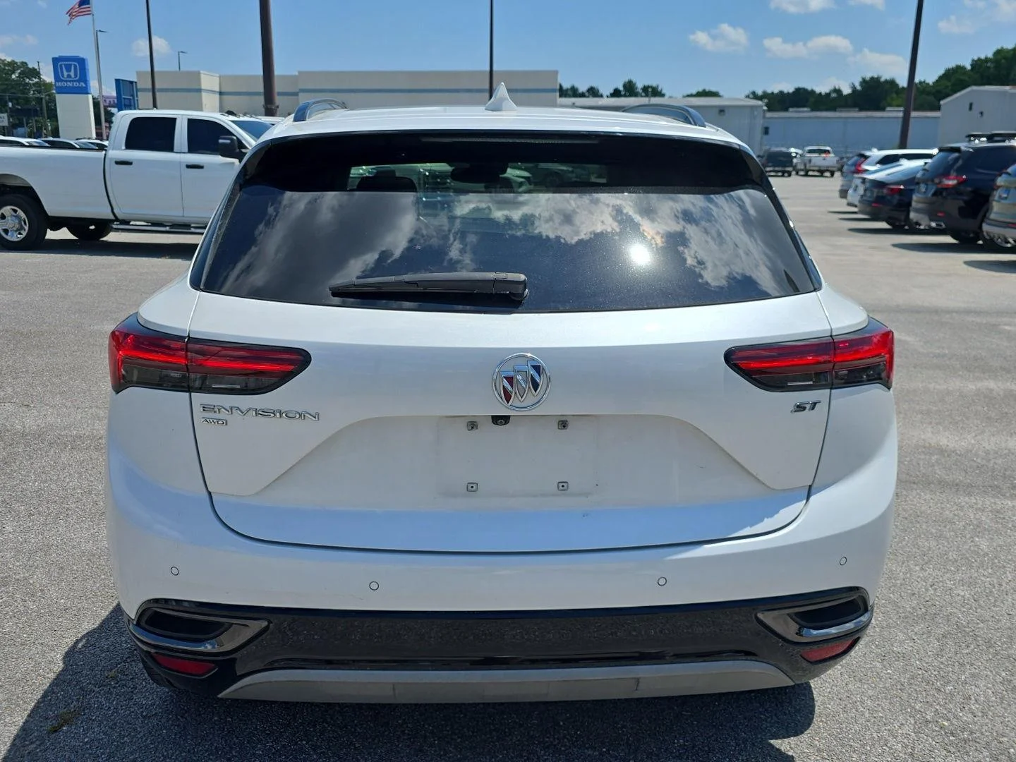 Used 2023 White Frost Tricoat Buick Essence image 4