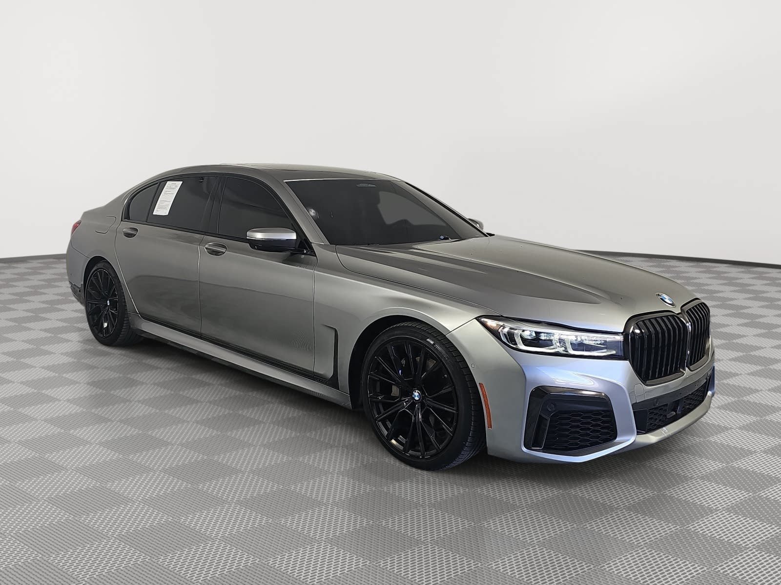 Used 2021 Gray BMW 740i image 2