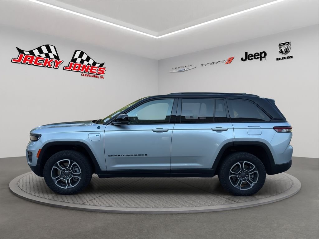 Used 2023 Silver Zynith Jeep Trailhawk image 2