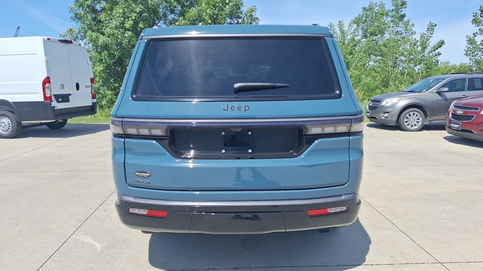 New 2026 Steel Blue Exterior Paint Jeep Limited Reserve image 5