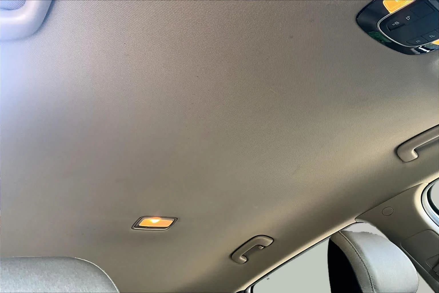 Used 2022 Quartz White Hyundai SEL image 14