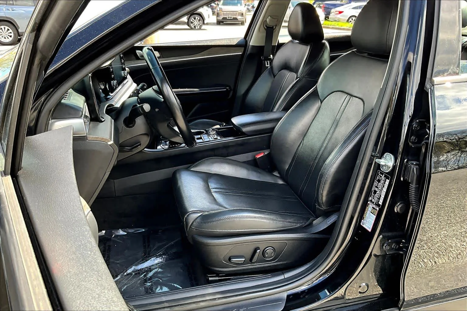 Used 2021 Ebony Black Kia EX image 14
