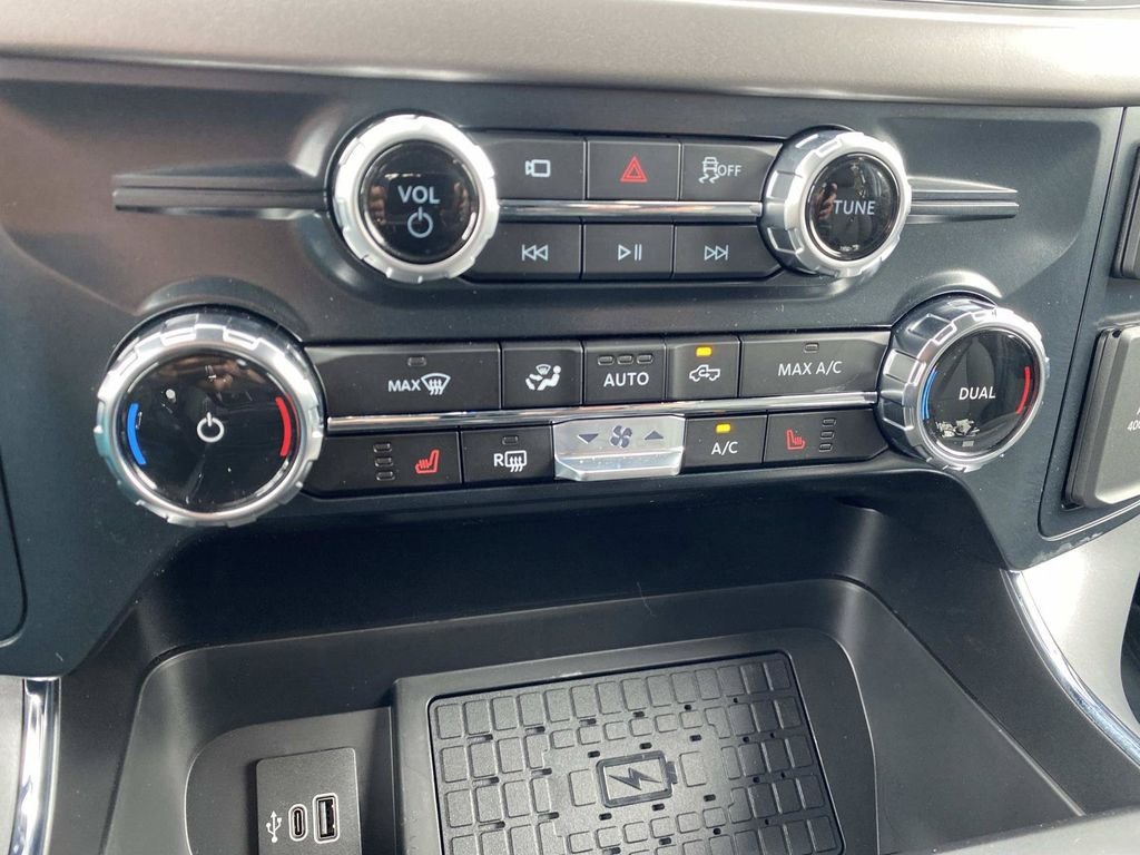 New 2026 Oxford White Ford XLT image 16